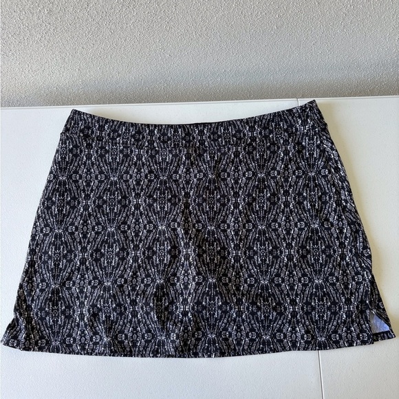 Tranquility XL Skort Black/Gray/White Beach Vacation Summer Tennis Golf - Picture 1 of 9
